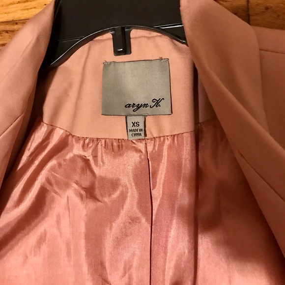 Blush color woman’s blazer - Picture 4 of 4
